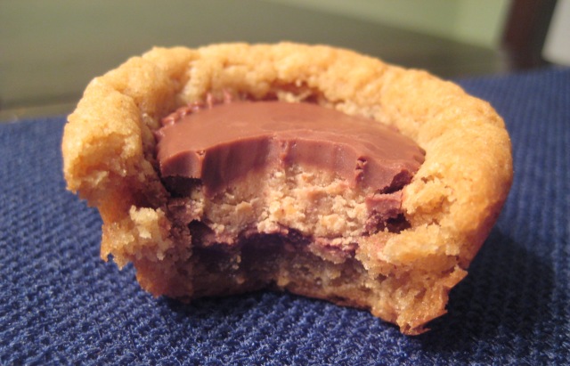 [Peanut+Butter+Cup+Cookies+(6)resize.jpg]
