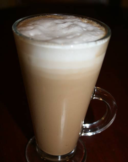 Zhoodles How to make a professional latte with instant coffee granules.