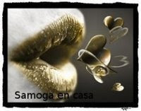 logotipo del premio en el que se pueden ver unos labios con el texto samoga en casa