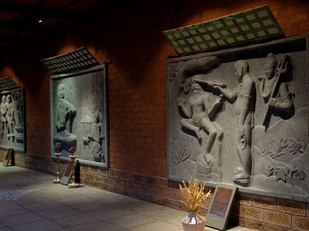 [dhyanalingam3.jpg]