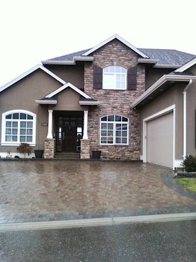 Stone Masonry Columns and Cladding on Front of house