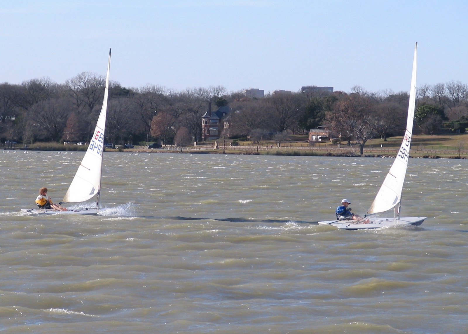 [08-12-27Laser+Heavy+Air+Sailing+Paul+Doug+058a.JPG]