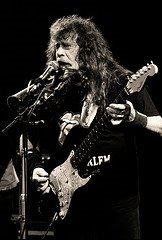 [1749241533_776abf6e37_m.jpg]