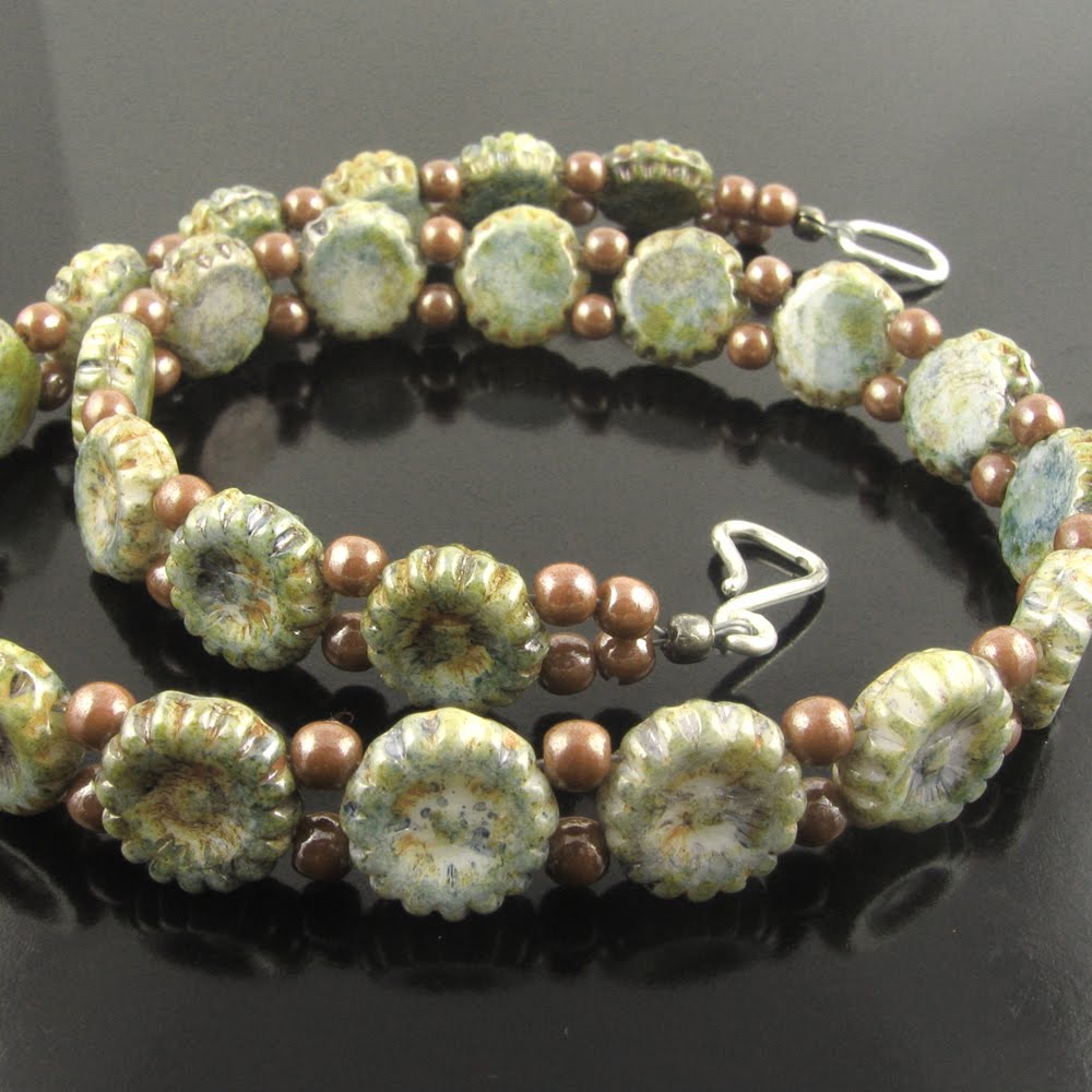 [daisy+bead+choaker-blk-04604_RT8.jpg]