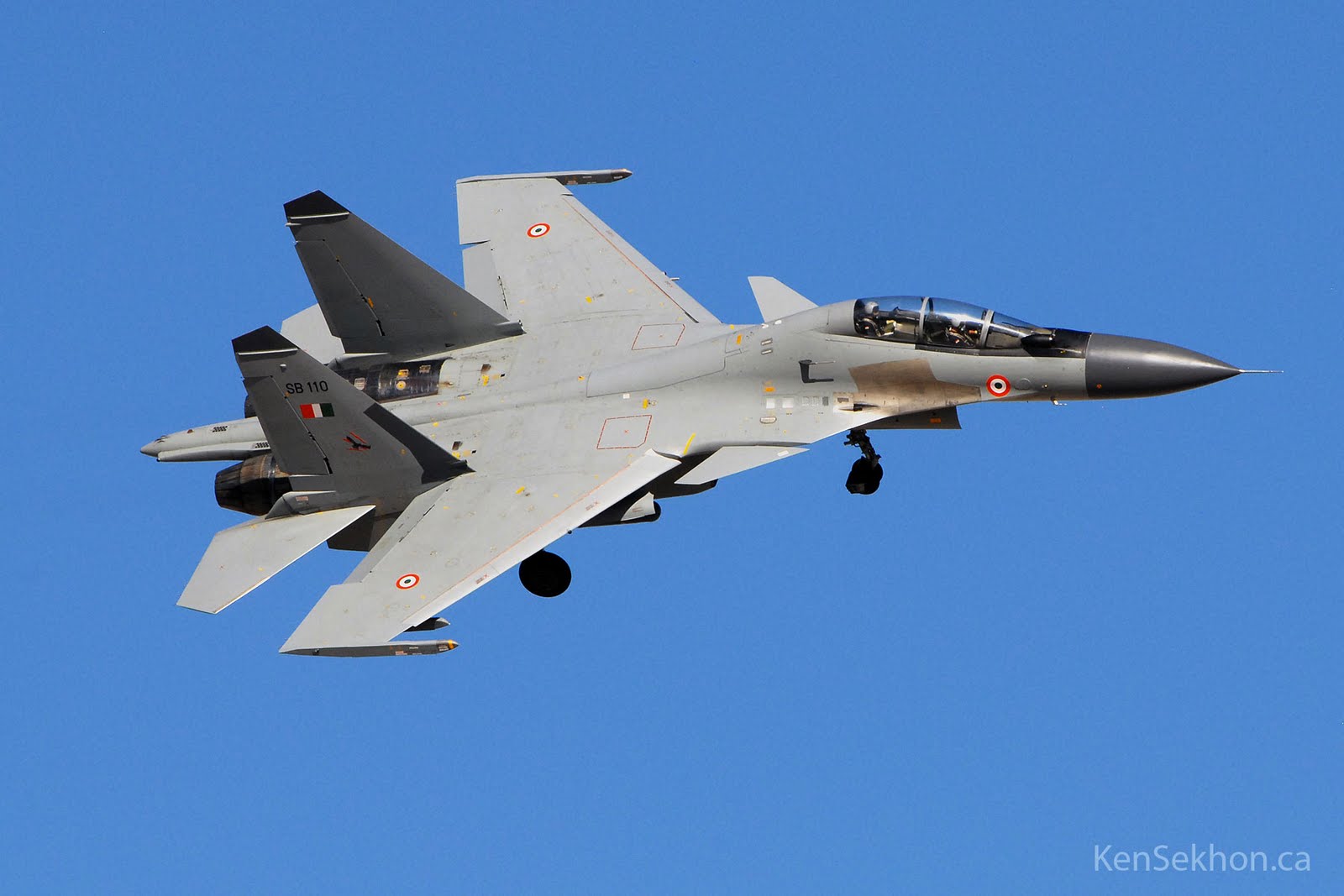 http://4.bp.blogspot.com/_I2KtyvwA8HQ/TSDFKh13vYI/AAAAAAAAB5w/djGxedKdQio/s1600/DSC_0115redflag2008-su30mki.jpg