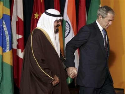 [BushKingAbdullahHoldingHands.jpg]