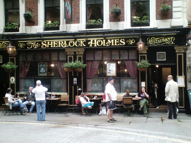 http://4.bp.blogspot.com/_I8wek7iWJXI/TJNz4tVEL6I/AAAAAAAAASE/fWWn7IDjdz8/s1600/1123879_Sherlok-Holmes-Cafe-in-London_620.jpg