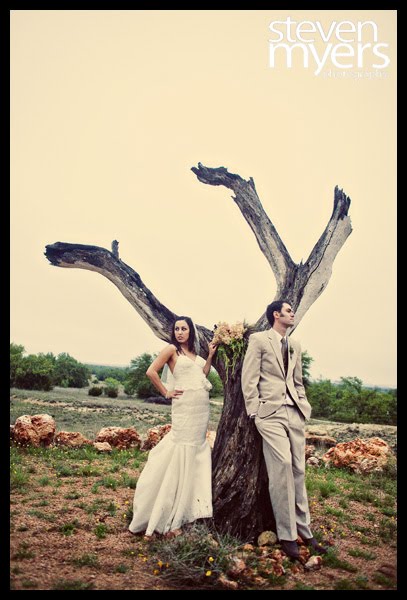 [rellos+altar+posed.jpg]