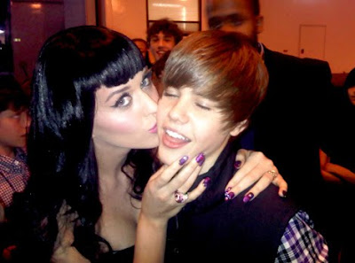 Katy Perry Cium Justin Bieber