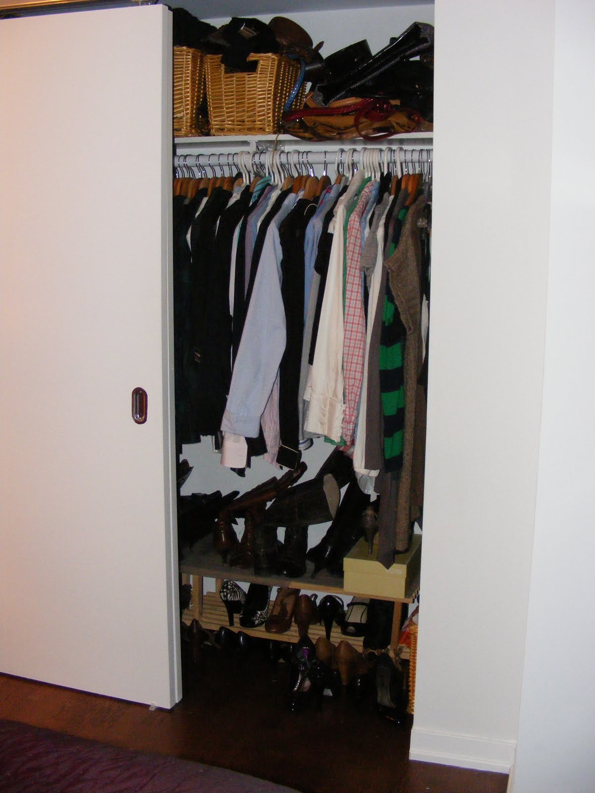 [Closet1.JPG]
