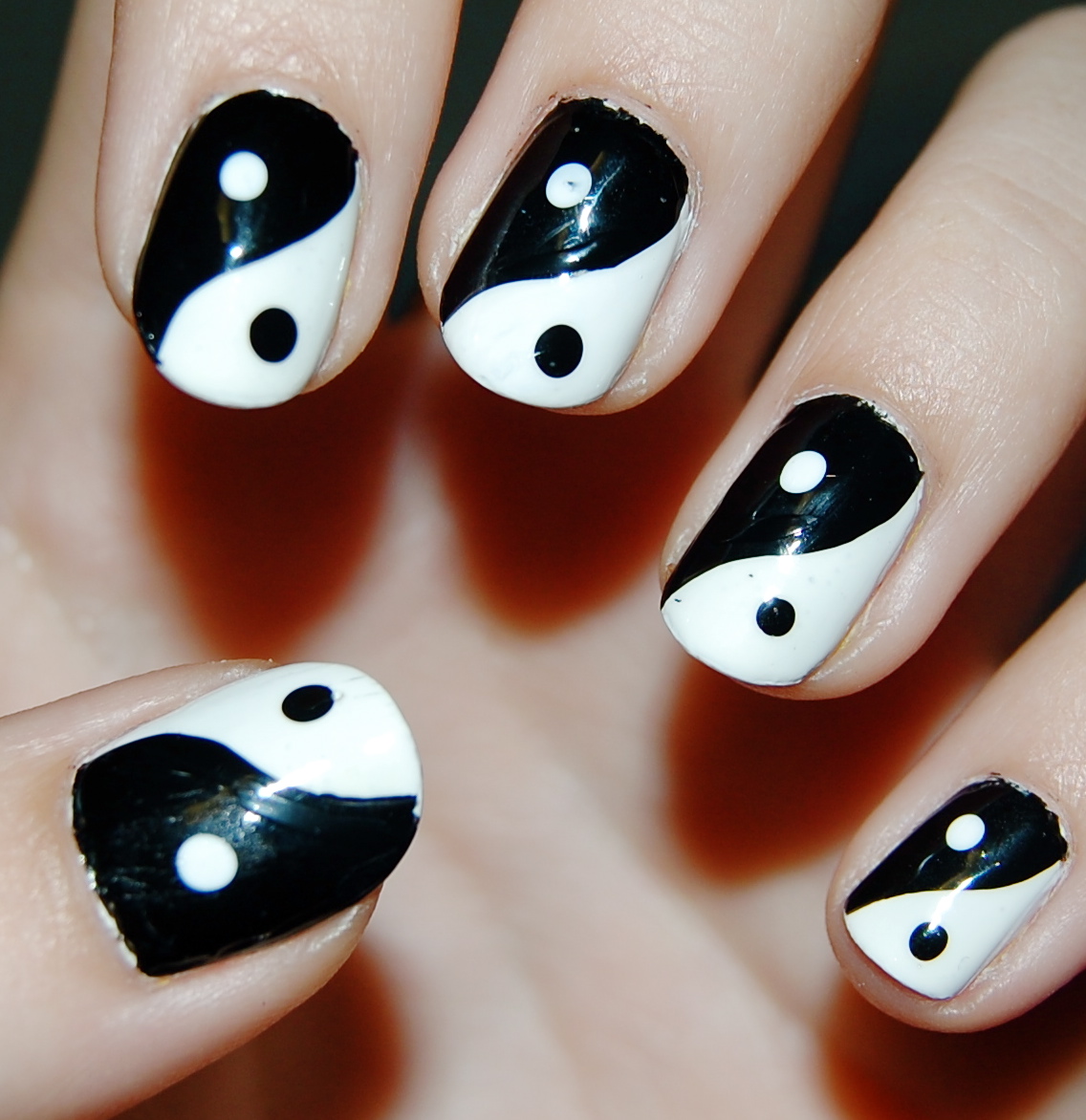 Yin Yang Nails! Hey Everyone! So here's a design I did last night and I've