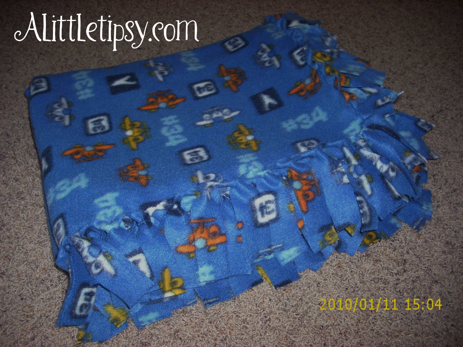 [No+Sew+Fleece+Blankets.jpg]