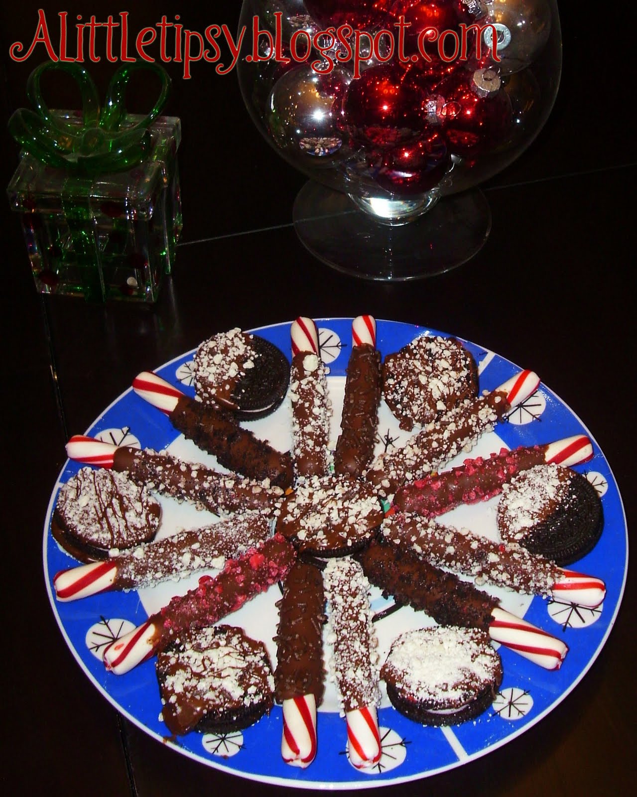 [Dipped+Chocolate+Holiday+Treats.jpg]