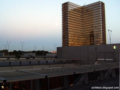 [grandebibliothèquesoir.JPG]