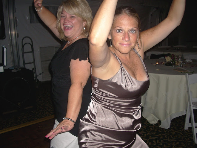 Melisa & Jenny...shake your booty!