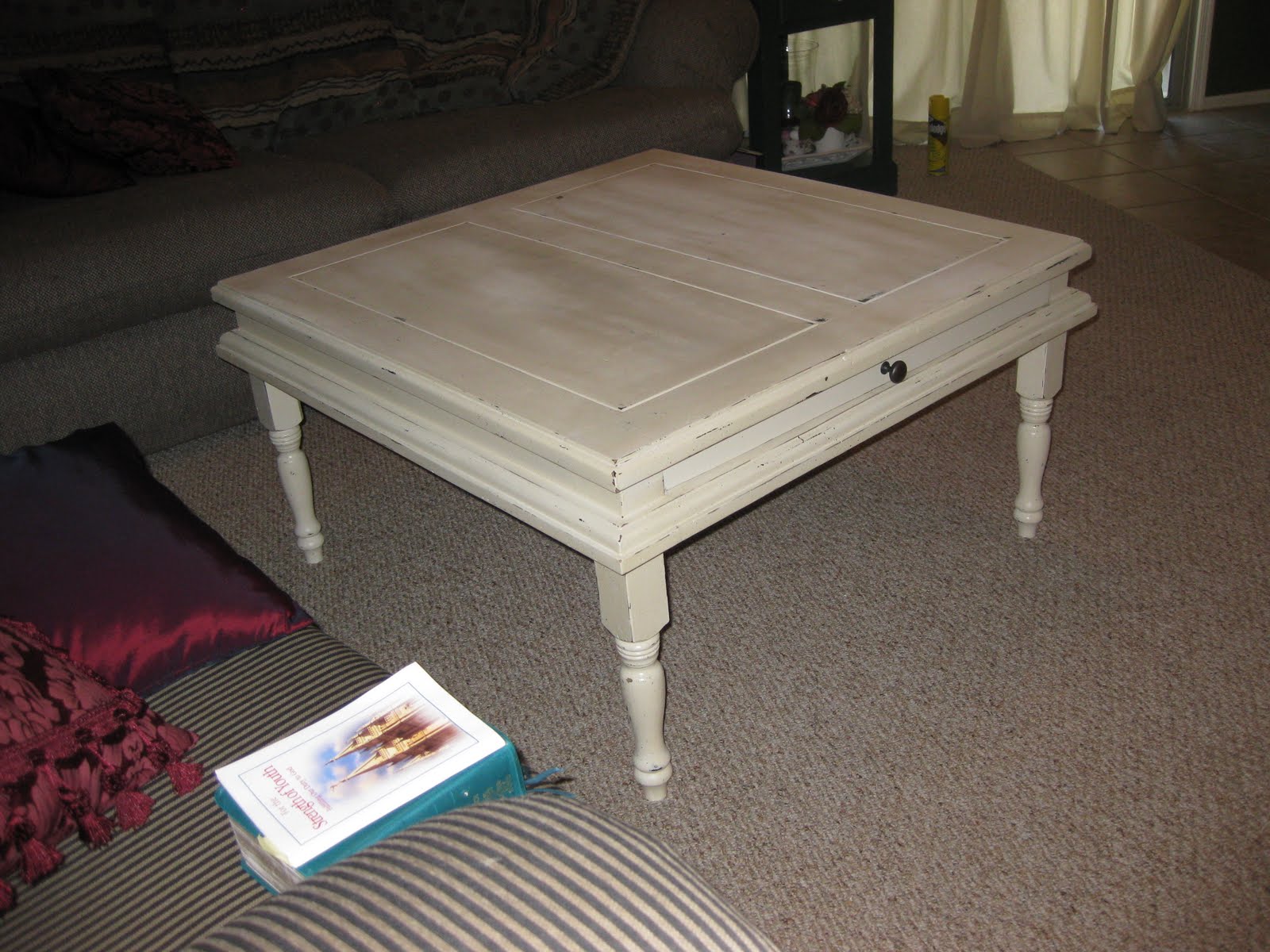 The Rusty Plum Coffee Table and Ottoman Makeover!