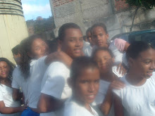 TEM GENTE QUE VEM, TEM GENTE QUE VAI...