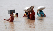 La cifra de muertos en las inundaciones en Pakistán ascendió hoy a 830 . pakistã¡n inundaciones 