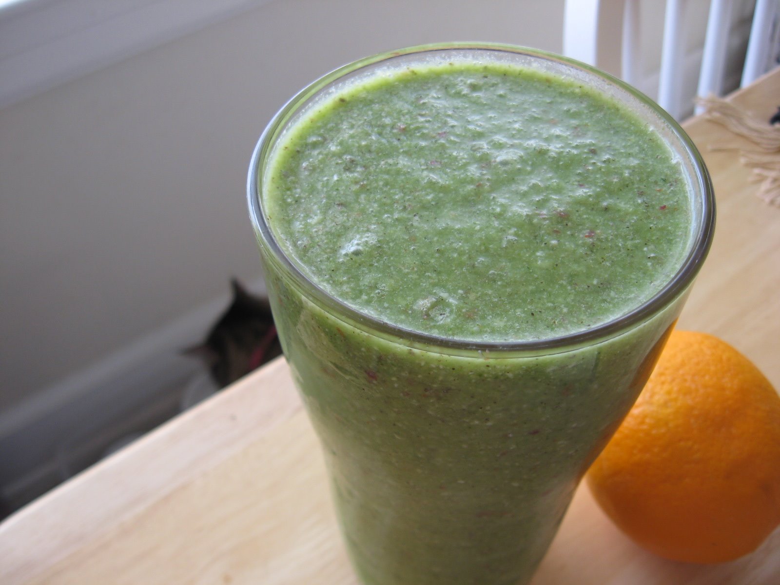 [greensmoothie1.bmp]