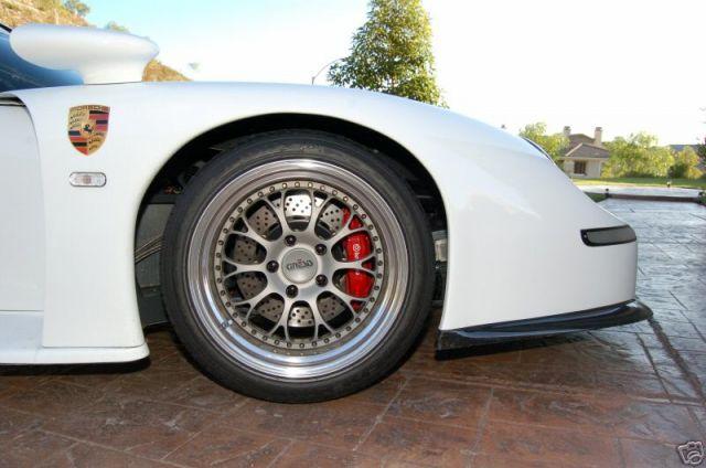 1999-Porsche-911-GT1-Replica-wheel-view.jpeg