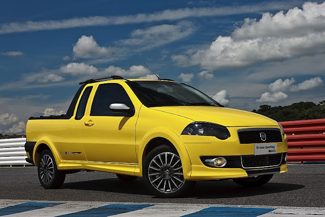 2011 Fiat Strada Sporting 2011 fiat strada sporting front side view 2011 Fiat Strada Sporting