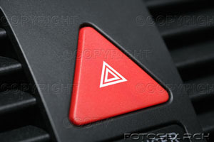 Vibration normale au idle sur evo x gsr 2008 Push-button-on-car-dashboard-for-hazard-lights-~-205002