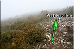 Hitos de piedras nos guían