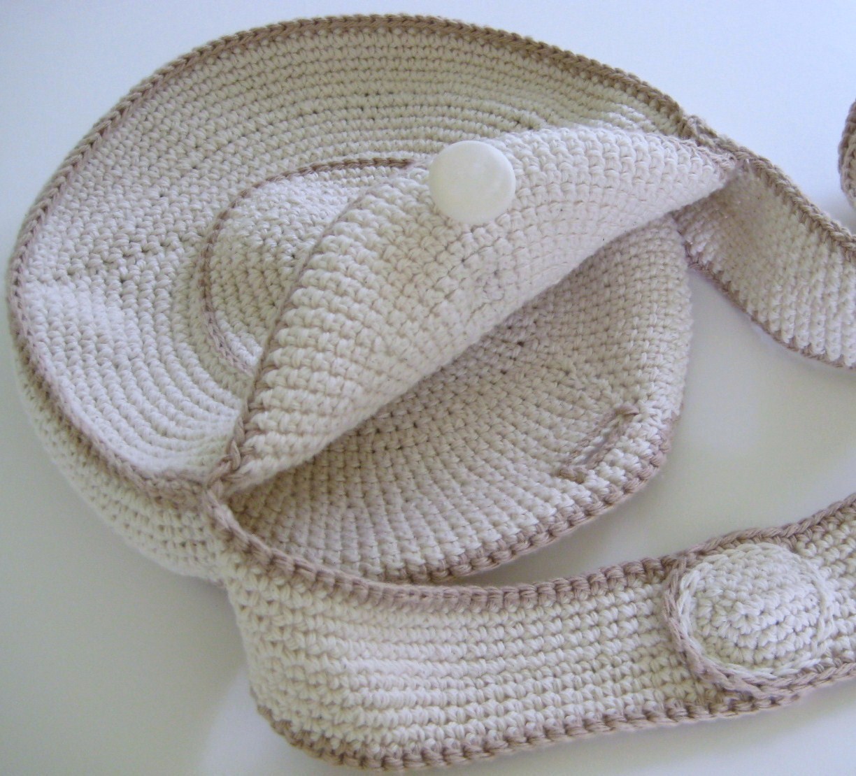 ... : Using My Stash of Finished Objects: My Crocheted Vintage Circle Bag