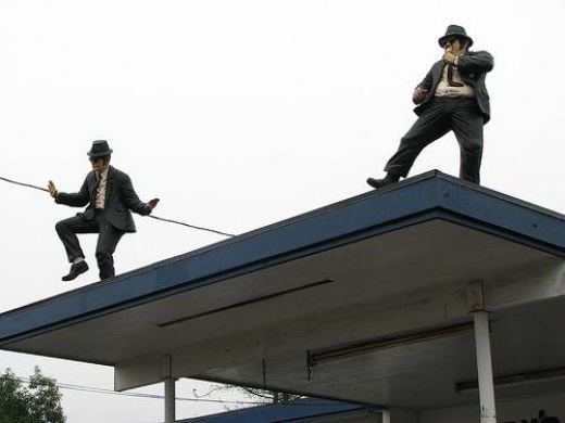 [creative-roof-statue04.jpg]