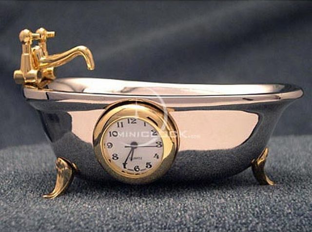 [creative-desk-clocks-16.jpg]