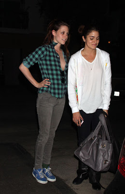 Kristen Stewart Nikki Reed Dating on Catt S Commentary Kristen Stewart And Nikki Reed Arrive Home