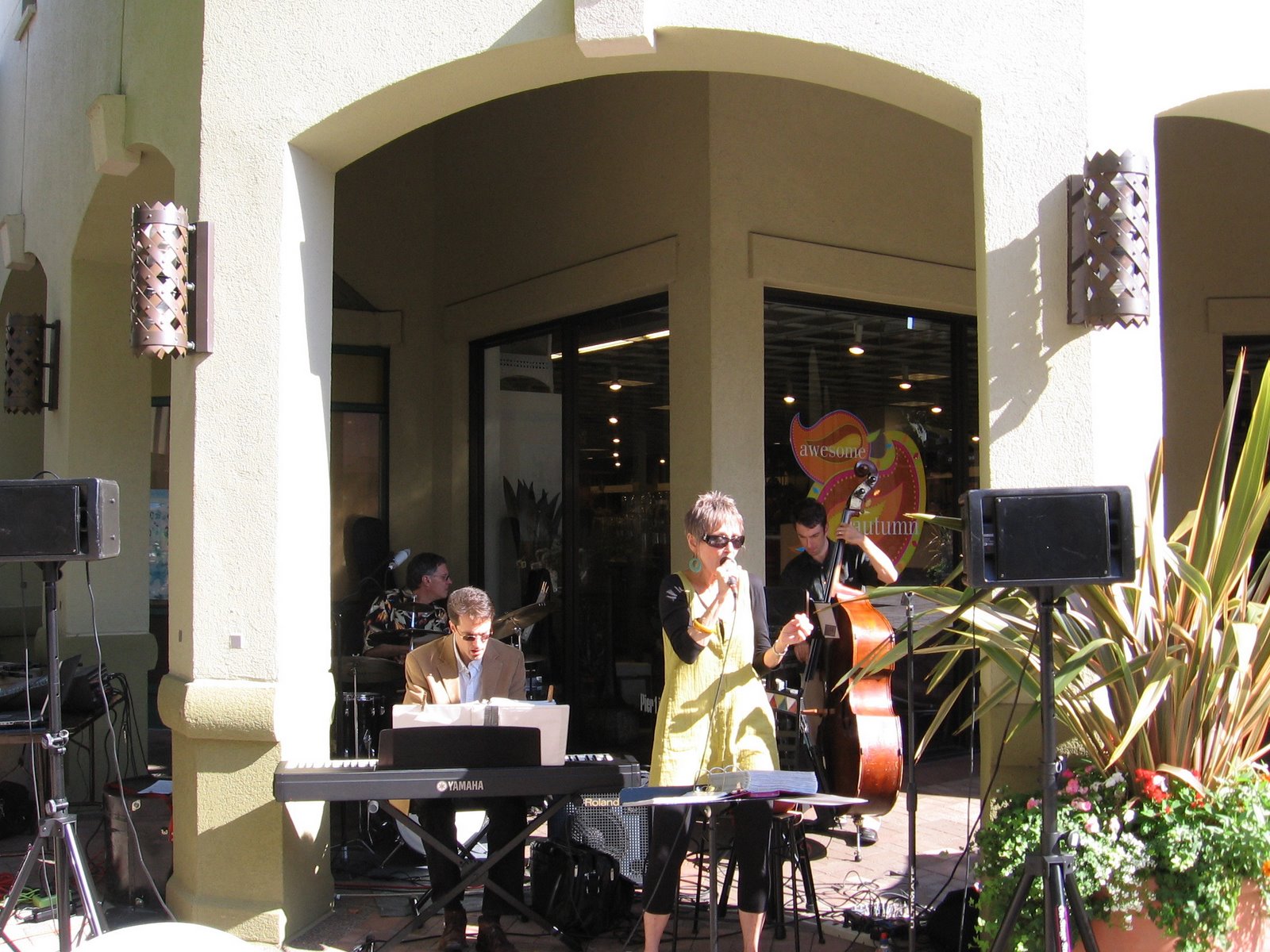 [cmband08.jpg]