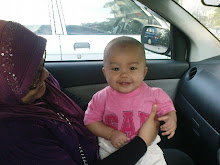 Baby Haiqal looks smart with BabyGAP pink