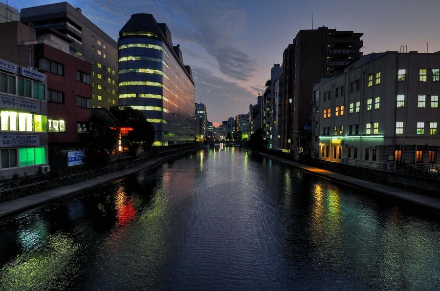 [japan_night_pic_14.jpg]