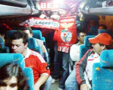 Comemoração dos 4-0 a Académica já no caminho para Coimbra