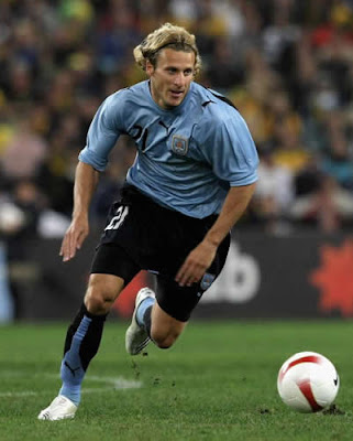 Forlan quiere empezar ganando