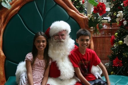 [Santa+2008.JPG]