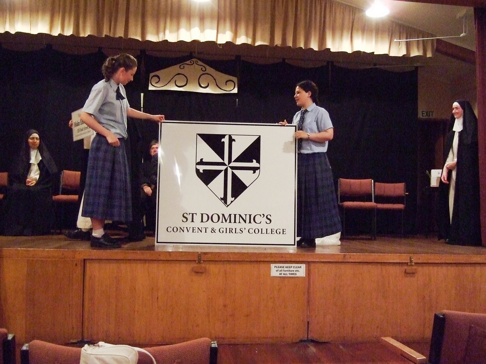[2008+prizegiving+024.jpg]