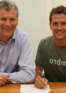 Owen Bergabung Manchester United