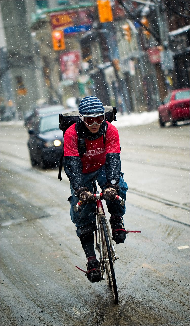 [biker_snow_queen_west_01.jpg]