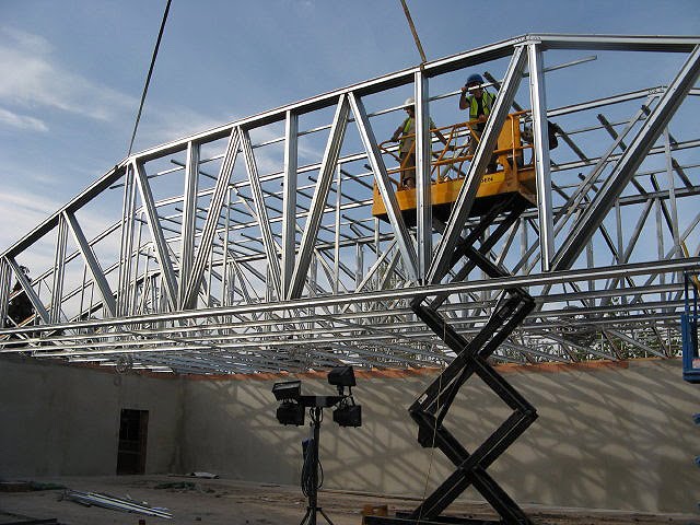 lynx trusses recently won a large order to supply steel roof trusses to a national supermarket chain for commercial roofing against strong competition - Metal Roof Trusses lynx trusses recently won a large order to supply steel roof trusses to a national supermarket chain for commercial roofing against strong competition - Metal Roof Trusses