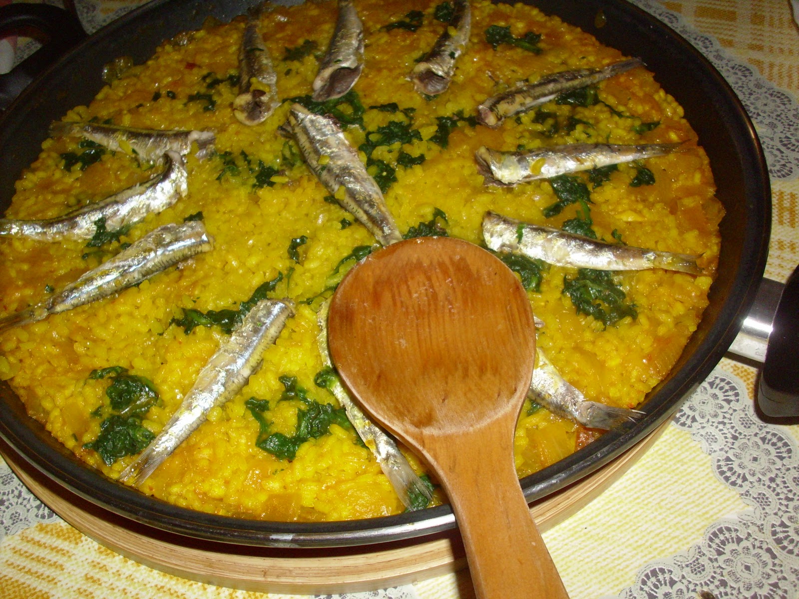 Mi Mamá Cocina: ARROZ CON BOQUERONES Y ESPINACAS