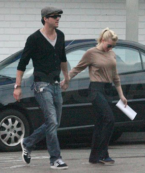 Ryan Reynolds Jeans on Esta Pareja De Actores Empez Su Relaci N Hace Unos Tres A Os Y