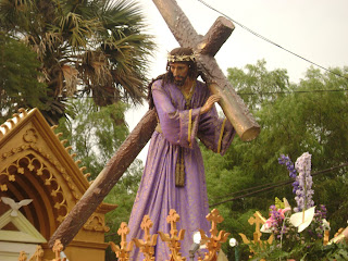 Jesús Nazareno con la Cruz a Cuestas jesús, nazareno, nazaret, cruz, cuestas, tunica, morada, lila, tarde, domingo