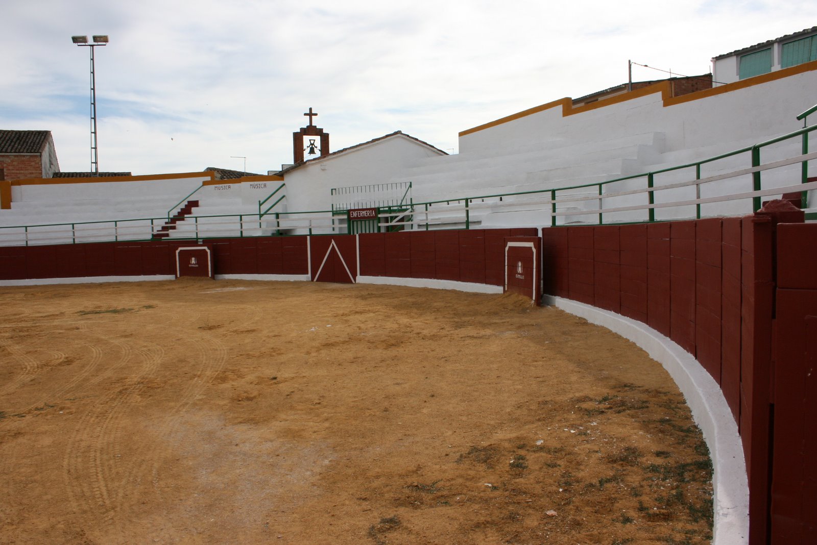 [plazadetorosdecastellar.jpg]