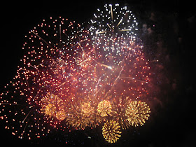 http://4.bp.blogspot.com/_ImtfYTc5utI/TR3_HVUR7TI/AAAAAAAAANA/pEf5N-4hmJE/s1600/HappyNewYear.jpg