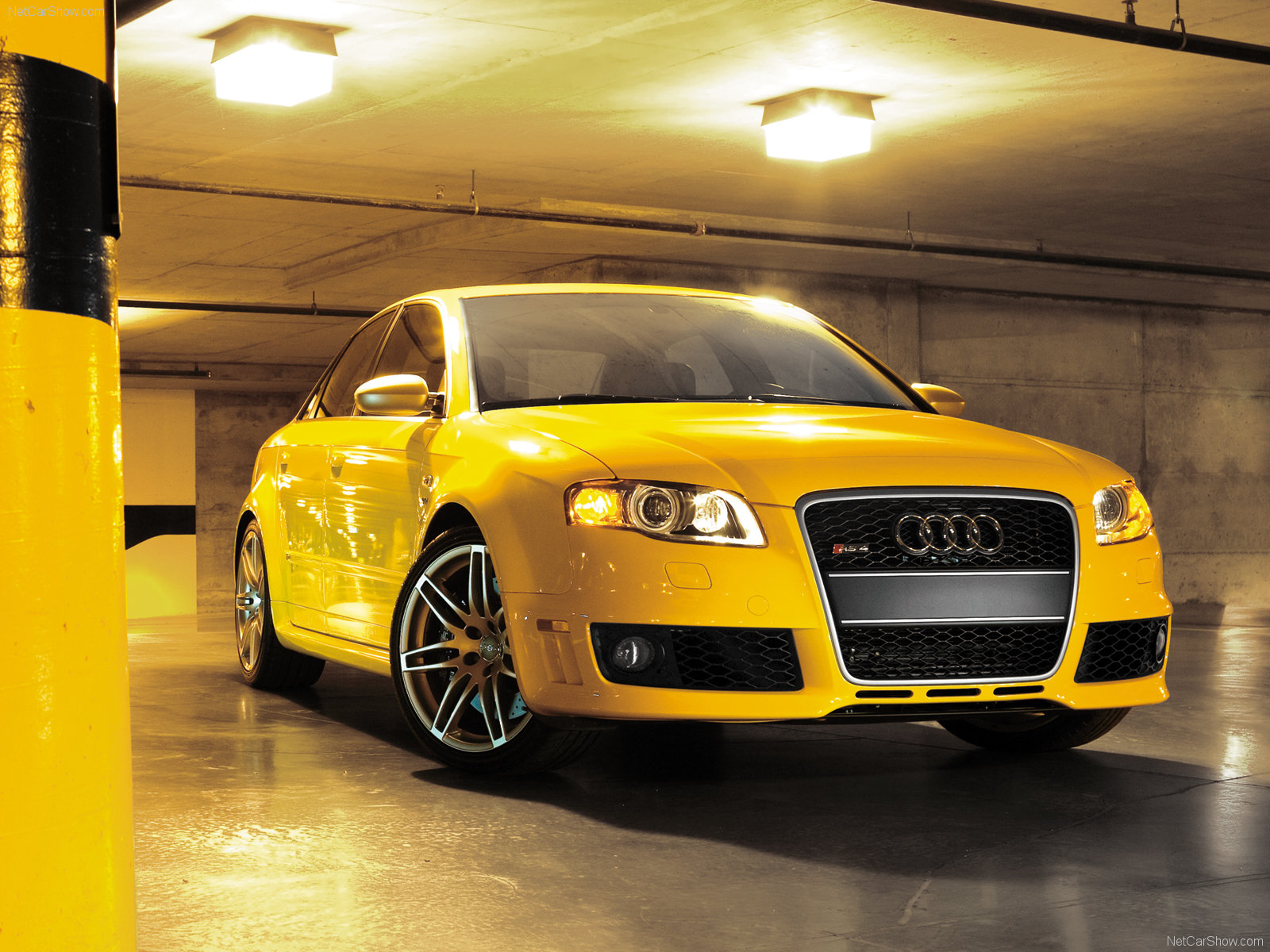 http://4.bp.blogspot.com/_Iq1fkO6qus0/TSThz3Ov2cI/AAAAAAAAAhg/xTdSQuOzppM/s1600/Audi-RS4-Wallpapers_0501201105.jpg