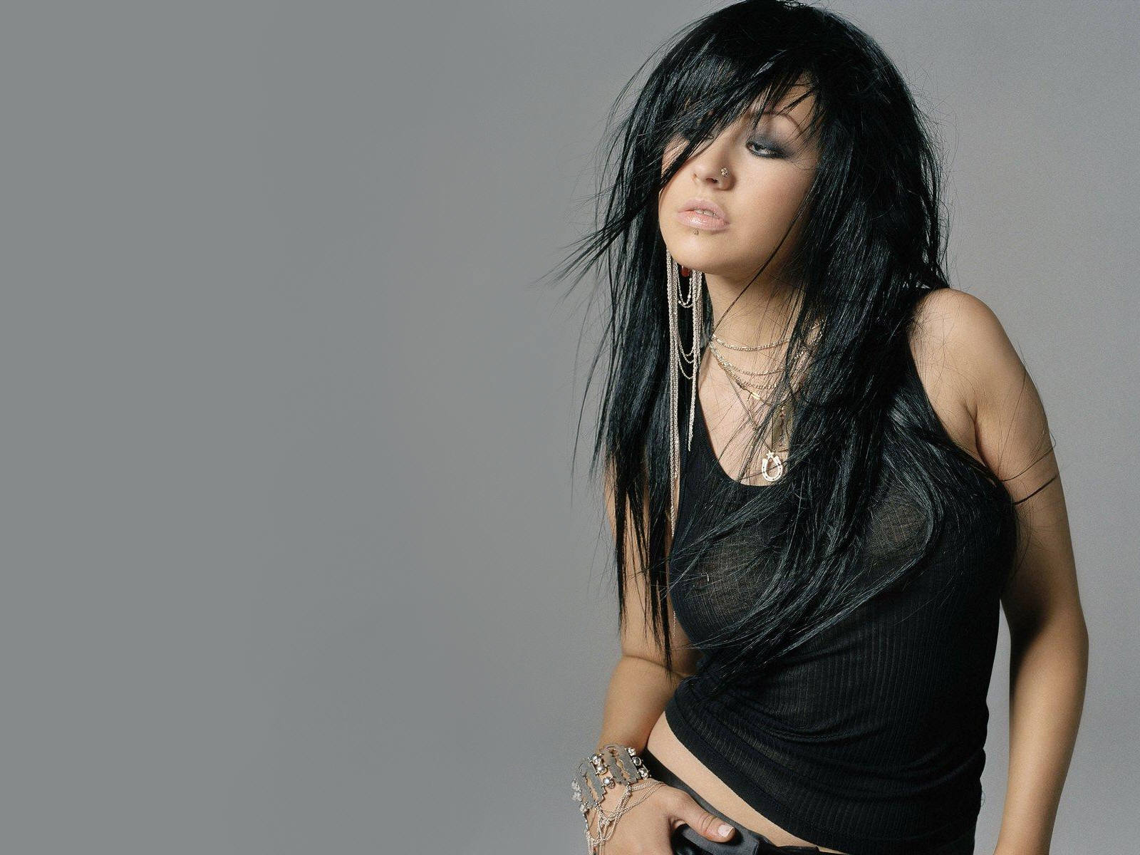http://4.bp.blogspot.com/_Iq1fkO6qus0/TSuMArDy1uI/AAAAAAAAAlU/AXszIKR53LI/s1600/Christina-Aguilera-Wallpaper_9120113.jpg