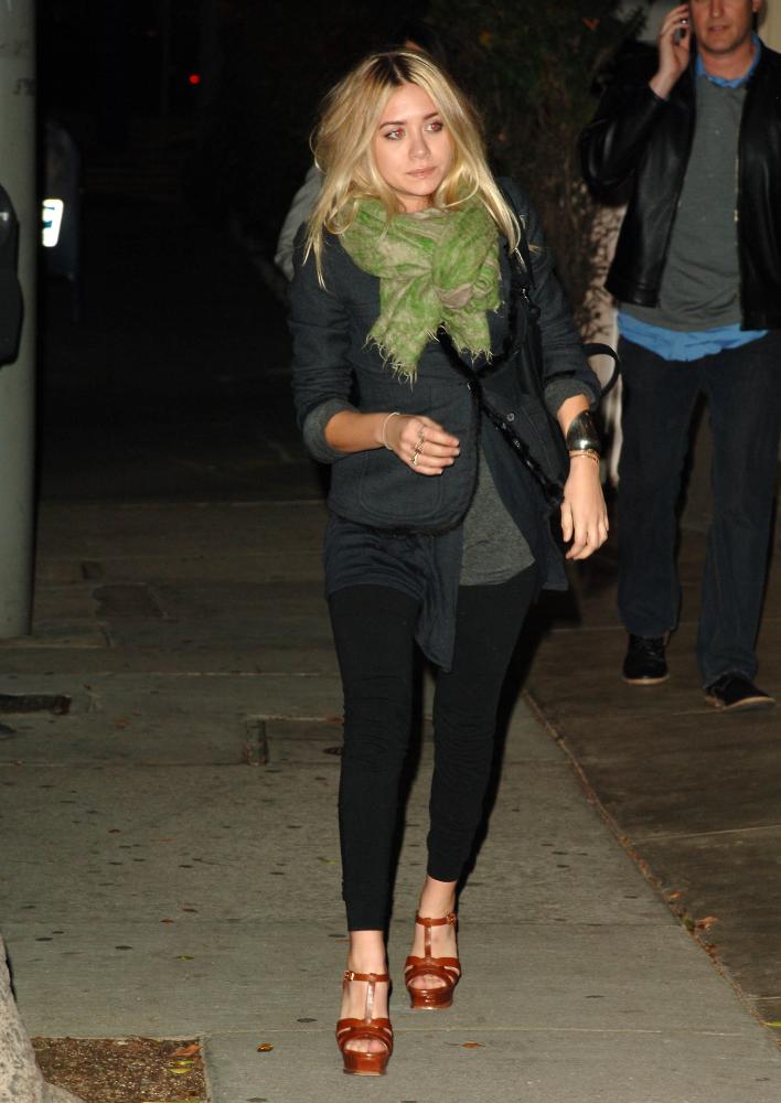 see!? ashley olsen can wear ashley olsen. see!? ashley olsen can wear