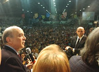 Serra falou para 10 mil pessoas em Camboriú. (Foto: Gilmar de Souza/Agência RBS)